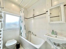 Badezimmer Sonnige 2-Zimmer-Wohnung mit Balkon und Einbauk�che ? einfach einziehen