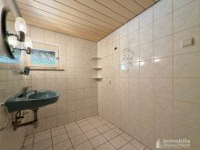 Badezimmer Gestalten statt Kompromisse eingehen: Doppelhaush�lfte mit Garage und gro�em Grundst�ck