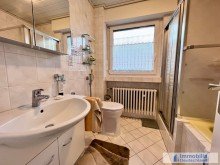 Badezimmer EG Zweifamilienhaus mit Garagen in Wunschlage von L�nen