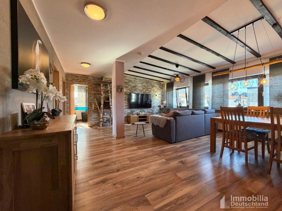 Wohnzimmer Dachgeschosswohnung L�nen