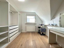 Weiteres Zimmer im Obergeschoss Liebenswerte Doppelhaush�lfte inkl. Garage, Sauna und gro�em Garten im Dortmunder S�den