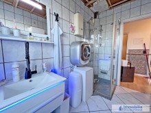 Badezimmer Charmantes Zweifamilienhaus zzgl. ausgebautem Dachgeschoss, Kaminen, Garten und Garage in Kamen