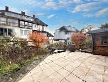 Garten mit R�ckseite des Hauses und Gartenlaube Ein- bis Zweifamilienhaus mit Garage und Garten in Dortmund-Barop