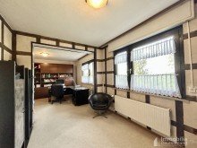 B�ro Doppelhaush�lfte mit Doppelgarage, Garten und Ausbaupotential in Kamen zu verkaufen