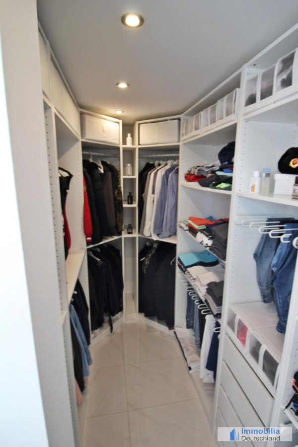 Begehbarer Kleiderschrank Reihenendhaus L�nen