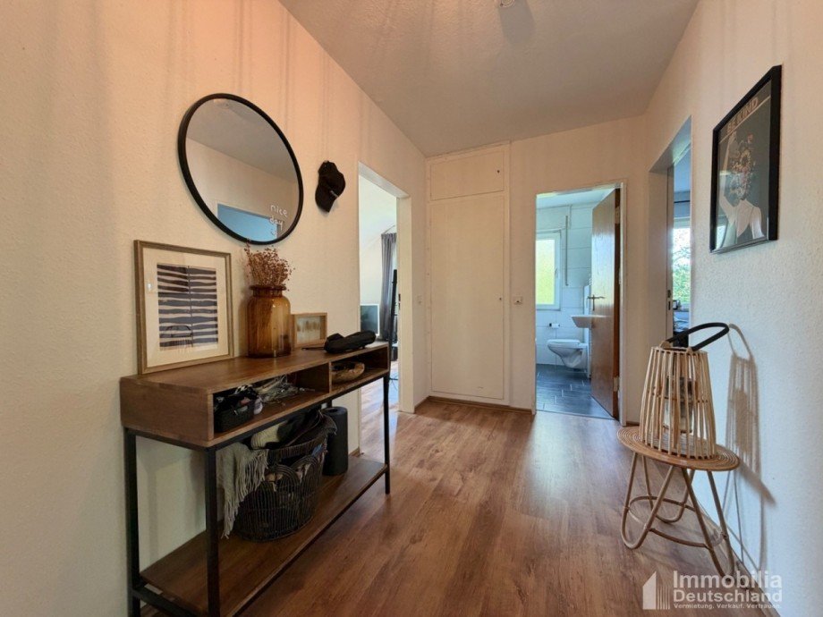 Flur aus Sicht der Eingangst�r Dachgeschosswohnung L�nen