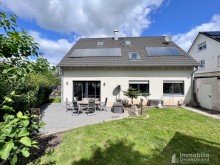 Au�enansicht vom Garten Vielseitig nutzbar! 2-Familienhaus + Einlieger mit Garten in Bergkamen