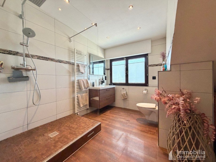 Tageslichtbad Dachgeschosswohnung L�nen