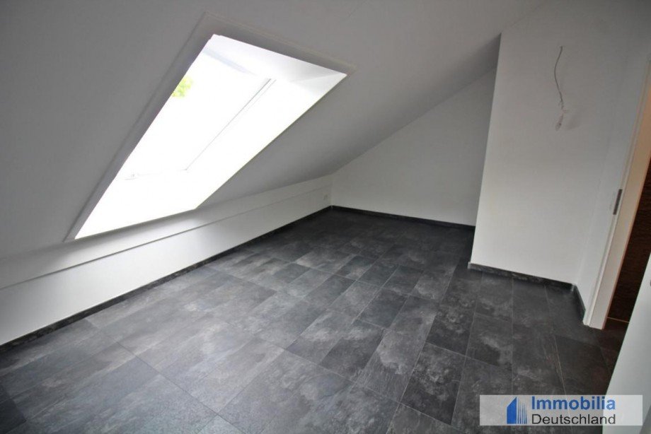 Zimmer Nr. 1 im DG Reihenendhaus L�nen