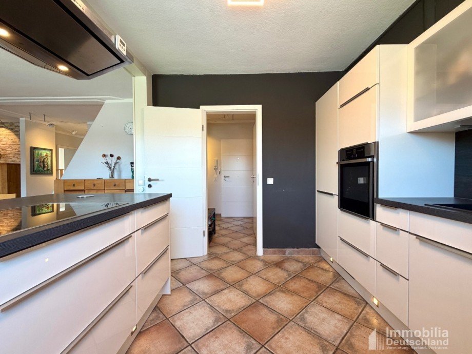 K�che mit Blick auf Eingangsbereich Etagenwohnung Castrop-Rauxel