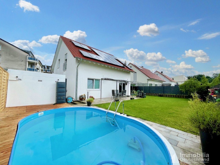Gartenansicht vom Pool aus Einfamilienhaus Unna