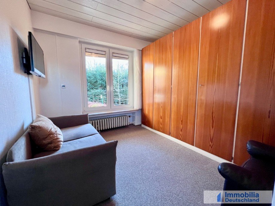 Arbeits-/G�stezimmer EG Zweifamilienhaus L�nen