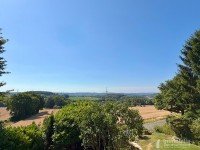 Bild (441551384527c010dabd0cfc927f3d3d): Panoramablick am Sommerberg: Kernsaniertes Einfamilienhaus in begehrter H�henlage