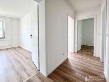 Flur mit Blick auf Zimmer Moderne 3-Zimmer-Wohnung mit Balkon im Hafenviertel Dortmund