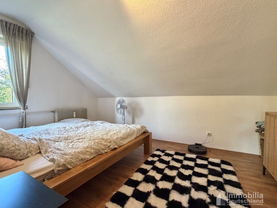 Schlafzimmer Dachgeschosswohnung L�nen