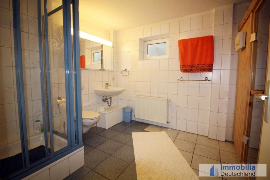 Badezimmer + Sauna Kellergeschoss Doppelhaush�lfte Dortmund