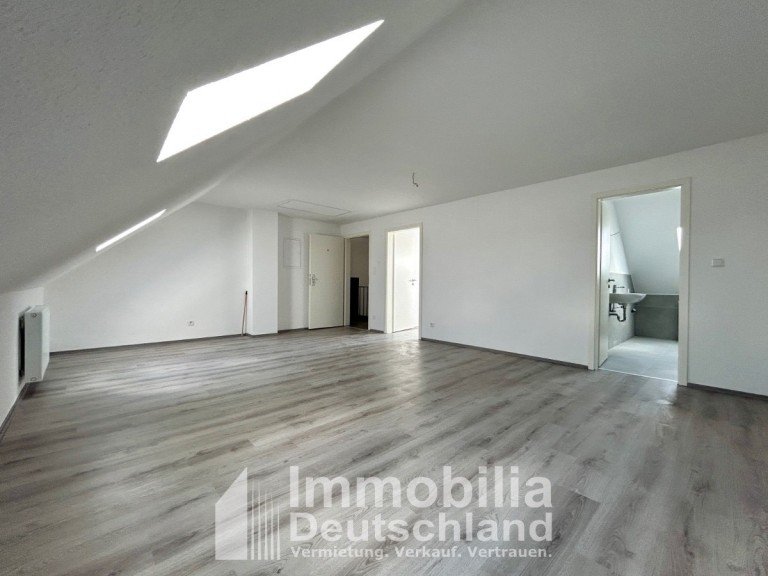 Wohn-/Schlafzimmer Holzwickede Dachgeschosswohnung Erstbezug: Modernes Singleappartement im neu ausgebauten Dachgeschoss