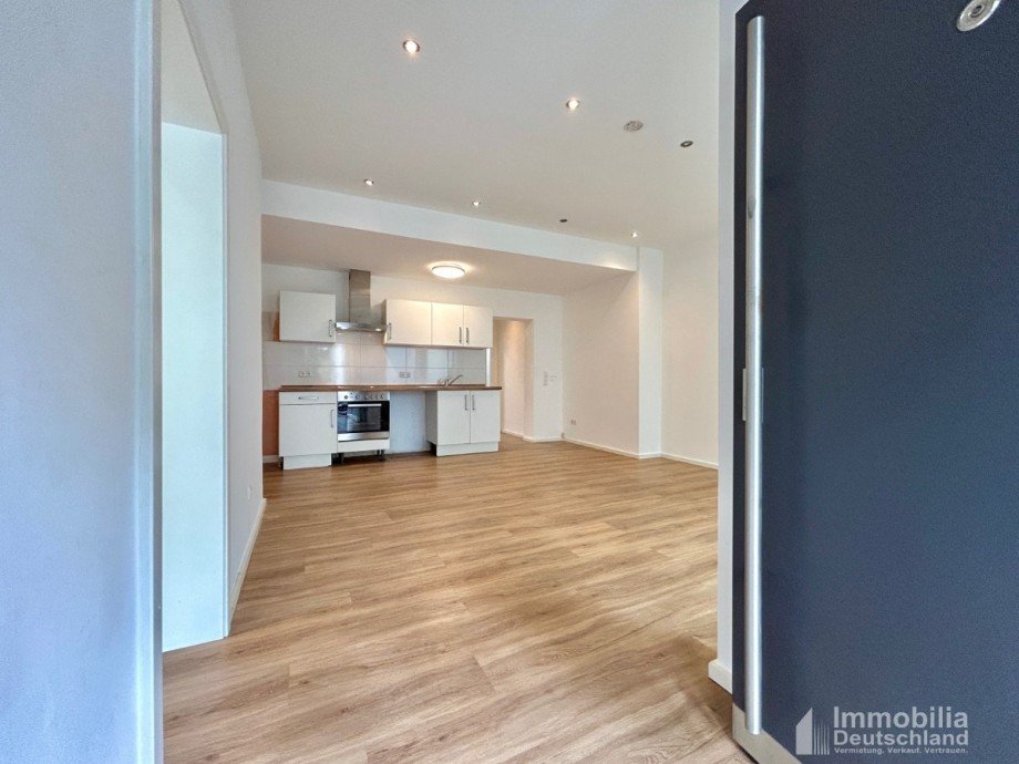 Eingangsbereich mit Blick in den Wohnbereich Erdgeschosswohnung Holzwickede