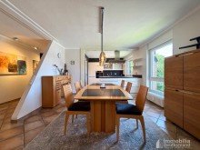 Essbereich mit Blick auf K�che Ein Zuhause zum Ankommen mit Balkon, Garage und hochwertiger Ausstattung