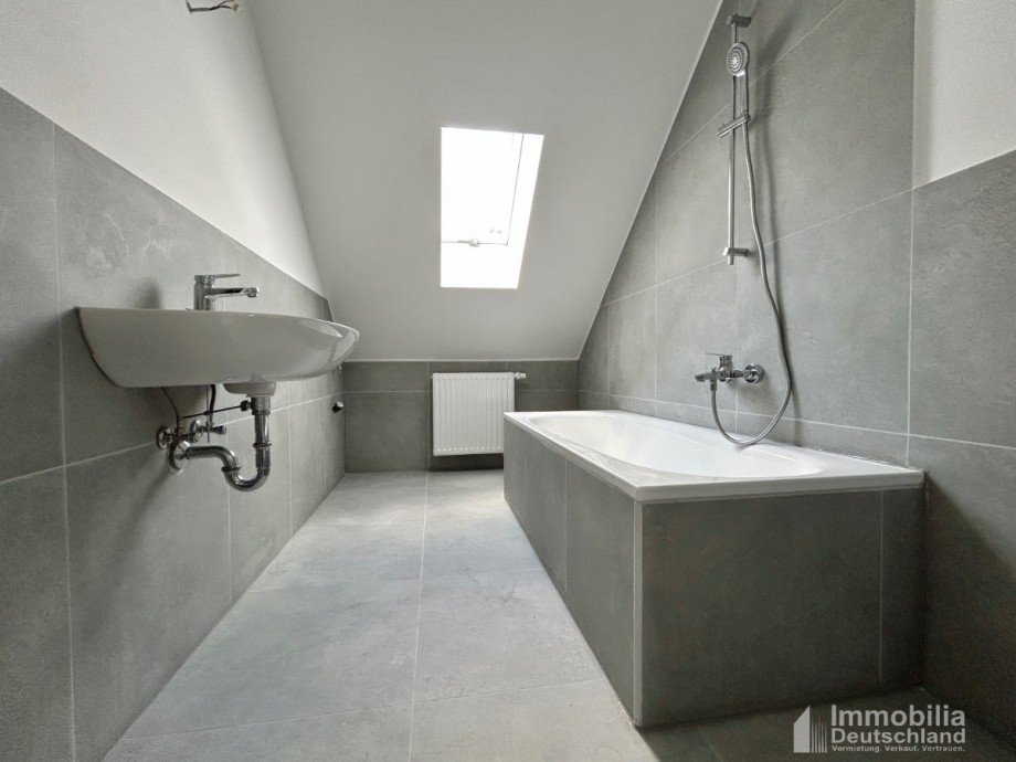 Badezimmer Dachgeschosswohnung Holzwickede