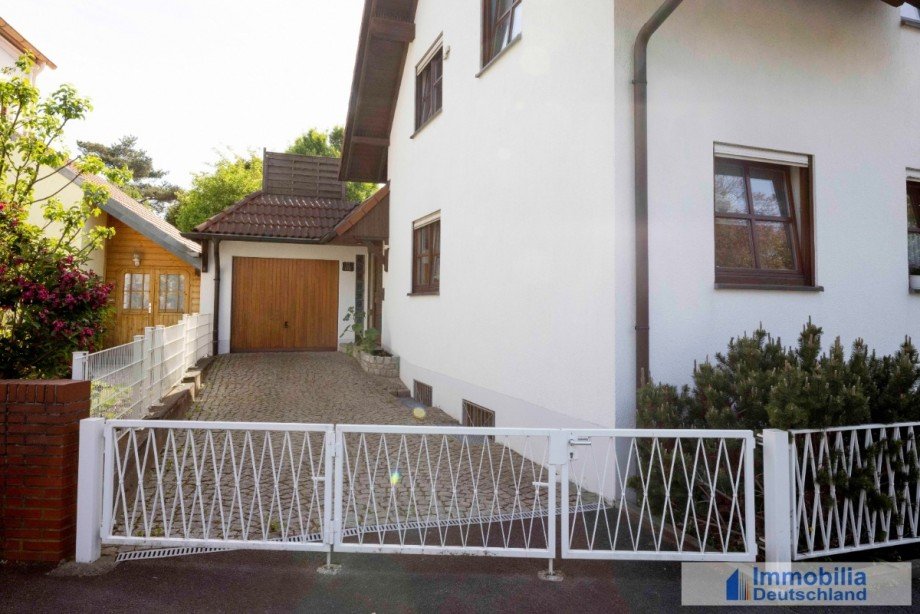 Einfahrt Haupthaus Mehrfamilienhaus Dortmund