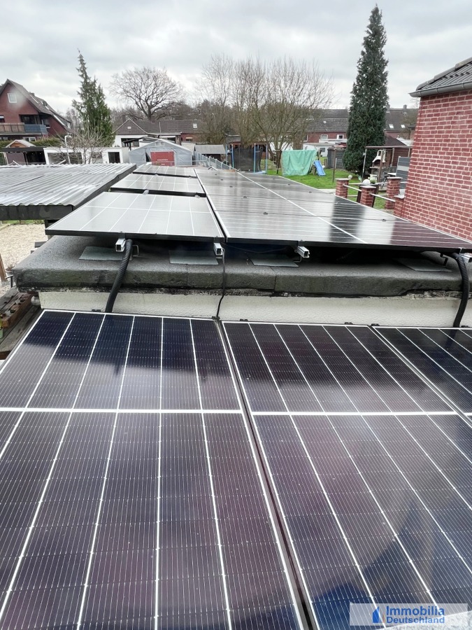 Solarzellen Doppelhaush�lfte L�nen