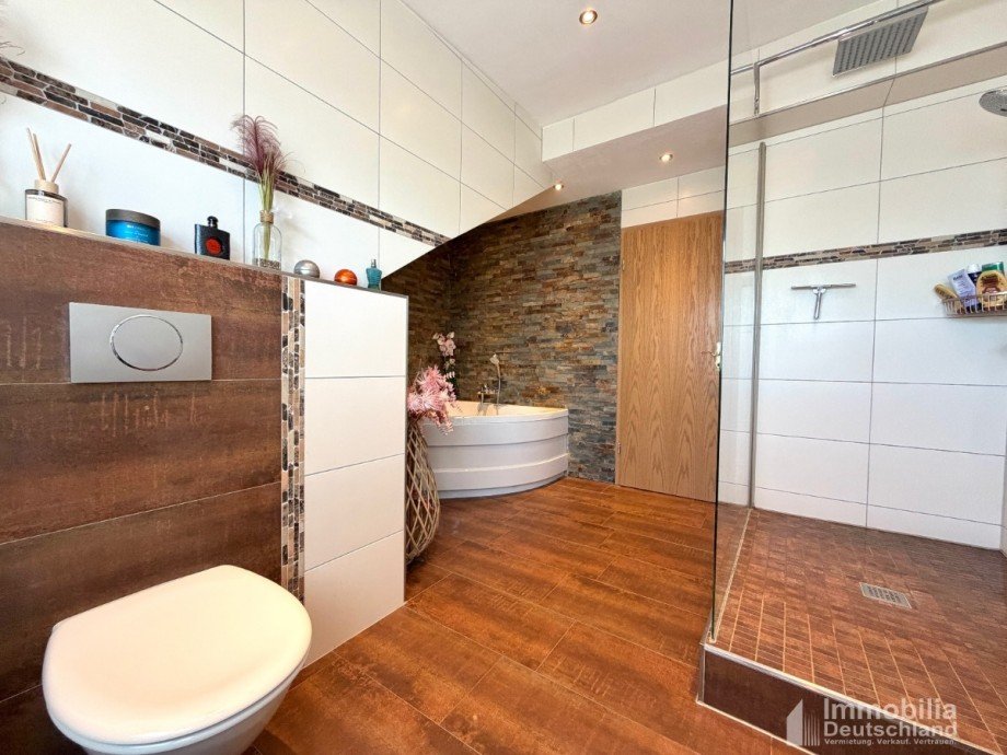 Badezimmer Dachgeschosswohnung L�nen