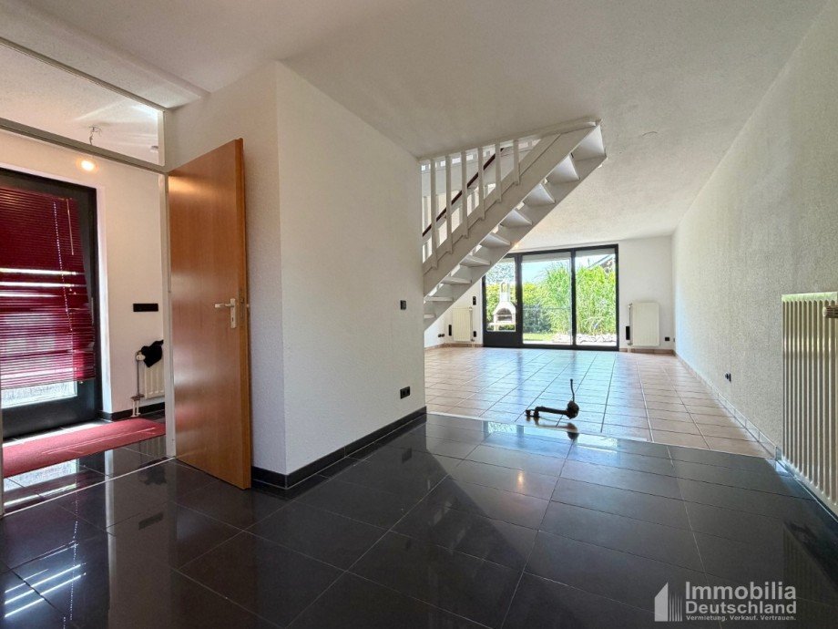 K�chenbereich mit Blick auf Wohnzimmer Doppelhaush�lfte Dortmund