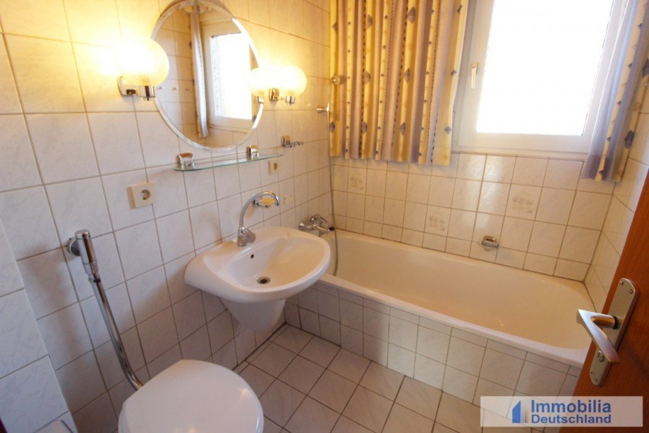 Badezimmer im EG Zweifamilienhaus Dortmund