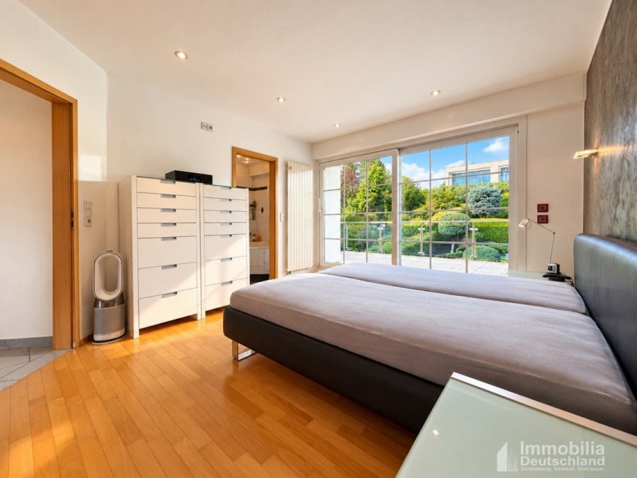 Schlafzimmer mit Bad en Suite und Dachterrasse Doppelhaush�lfte Herdecke