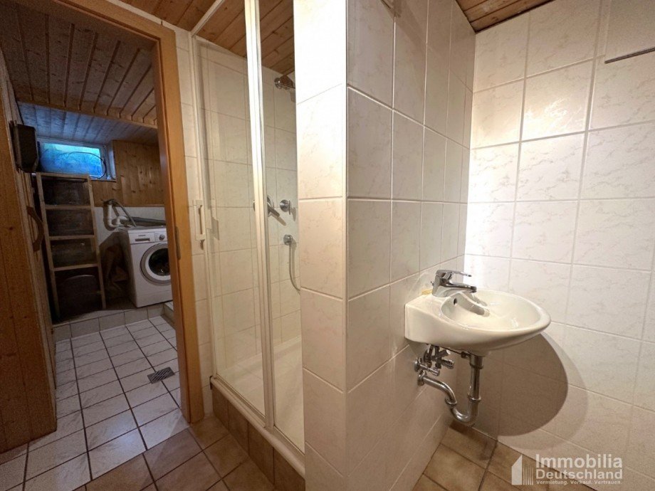 Saunabereich mit Dusche, WC und sonstigen Anschl�ssen Einfamilienhaus L�nen