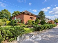 Hauptbild Wohnen auf besondere Art: Charmanter Bungalow mit großzügigem Garten und Garage