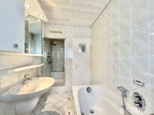 Badezimmer Doppelhaush�lfte mit Doppelgarage, Garten und Ausbaupotential in Kamen zu verkaufen