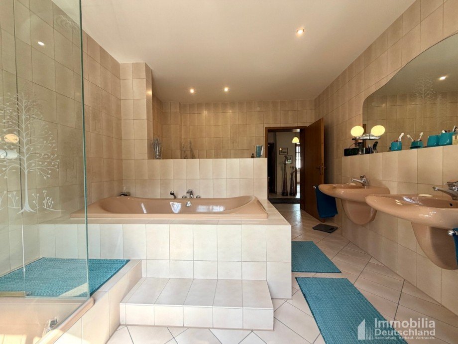 Badezimmer 2. OG Einfamilienhaus L�nen