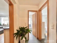 Diele OG Modernisiert, gro�z�gig & familienfreundlich - Zweifamilienhaus zum Ankommen