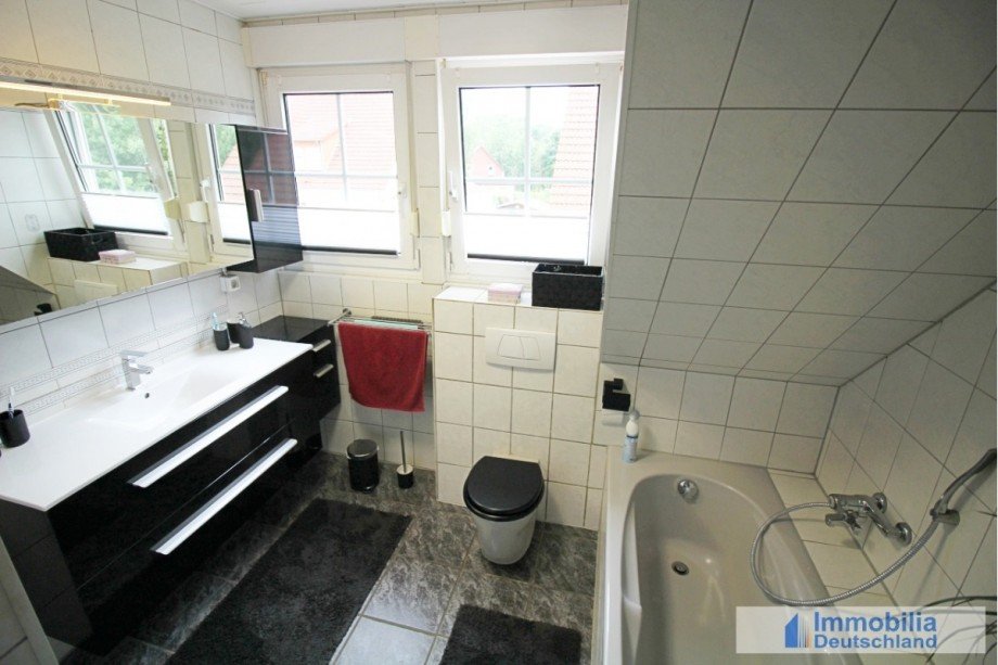 Hauptbadezimmer 1.OG Reihenendhaus Dortmund