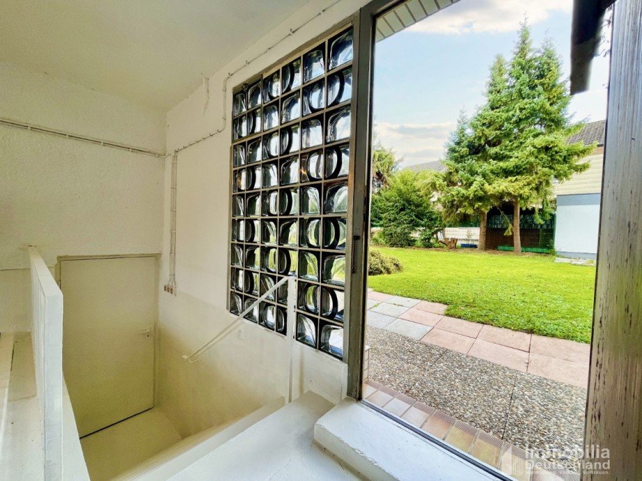 Garage - Zugang zum Garten und zum Keller Zweifamilienhaus Dortmund
