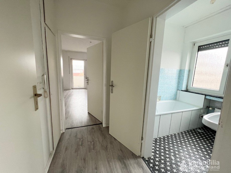 Flur mit Blick Richtung Wohnzimmer Etagenwohnung Selm