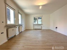 Weitr�umiges Wohnzimmer Idyllisch & Zentral: Stilvolles Wohnen in der begehrten Gartenstadt-Nord