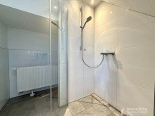 Ebenerdige Dusche - Wohnung EG Dreifamilienhaus mit gepflegter Architektur, Garagenpacht und viel Platz ? ideale Kapitalanlage