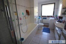 Bild... Familienfreundliches Haus mit Garten und 2 Stellpl�tzen