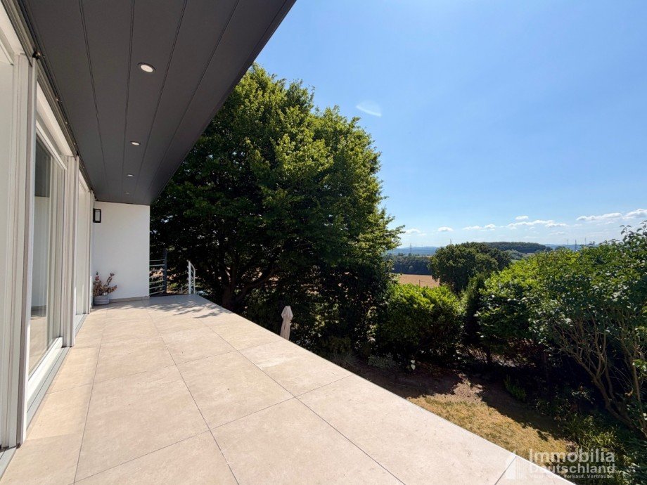 Gro�z�giger Balkon Einfamilienhaus Dortmund