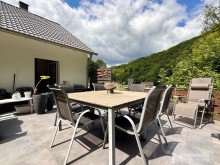 Terrasse - Wohnung DG Dreifamilienhaus mit gepflegter Architektur, Garagenpacht und viel Platz ? ideale Kapitalanlage