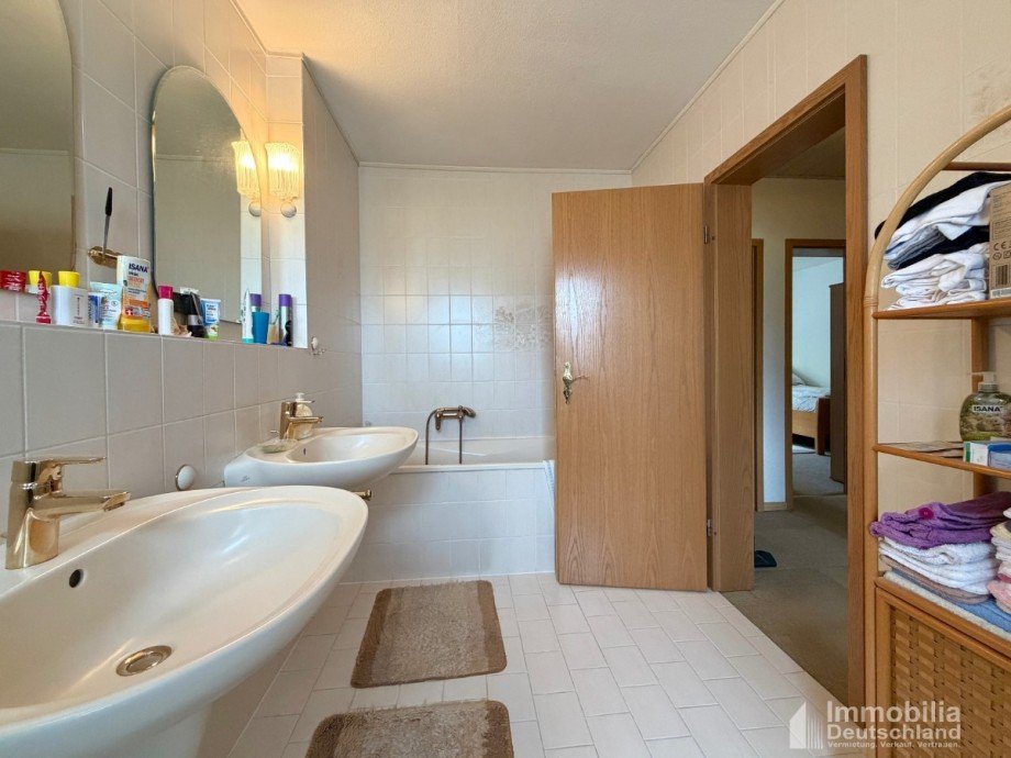 Badezimmer OG Reihenmittelhaus Schwerte