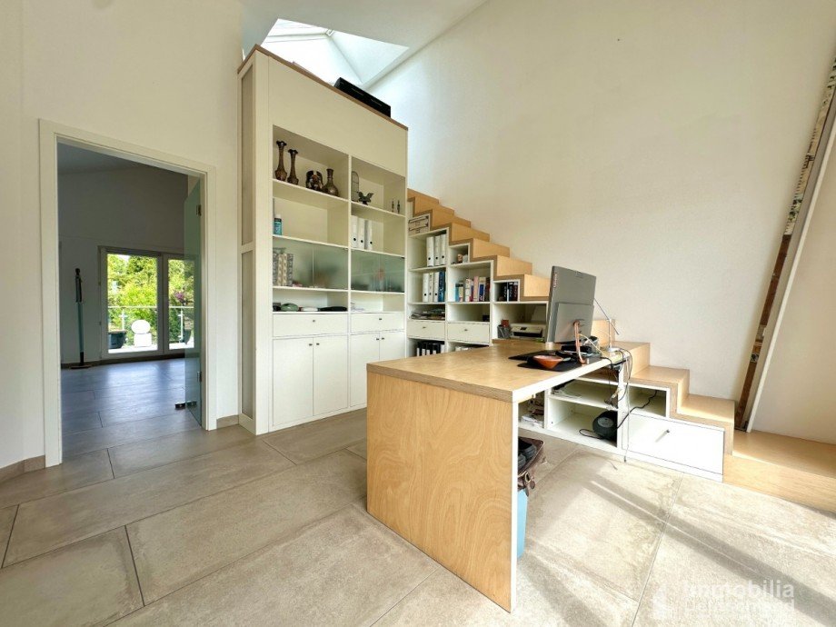 Arbeitszimmer mit Zugang zum Atelier sowie Schlafzimmer Doppelhaush�lfte Herdecke
