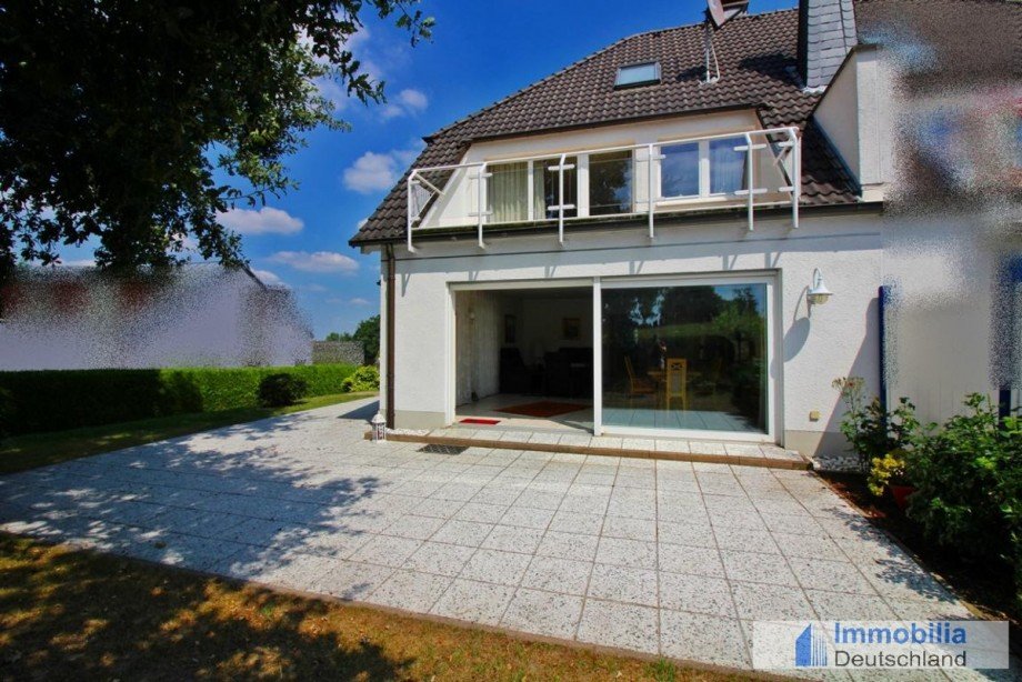 R�ckansicht Doppelhaush�lfte Dortmund