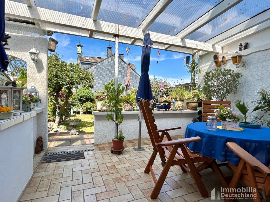 Terrasse mit Blick in der Garten Reihenmittelhaus Remscheid