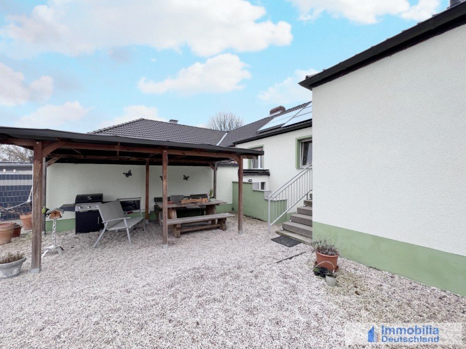 Terrasse Doppelhaush�lfte L�nen