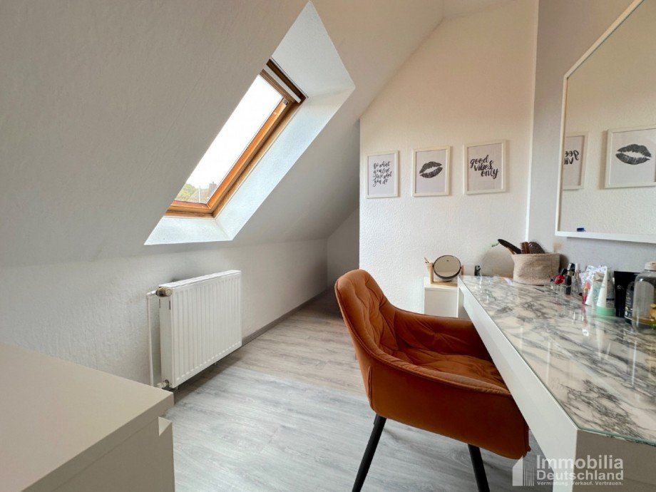 Ankleide oder Office Einfamilienhaus L�nen
