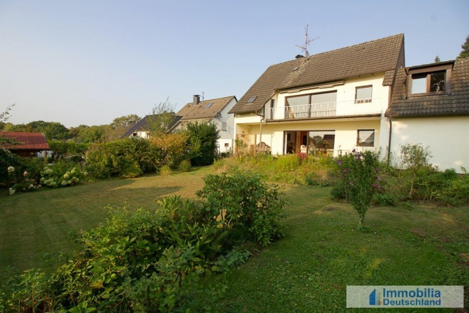R�ckseite mit Garten Einfamilienhaus Dortmund